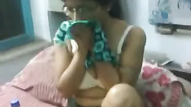 Desi Girl Masturbating Solo Free Indian Porn