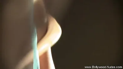 The Dancing Session Of Indian MILF Making Seductive Steps