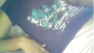 SEXY INDIAN ON WEBCAM PLAYING