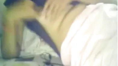 SEXY INDIAN ON WEBCAM PLAYING