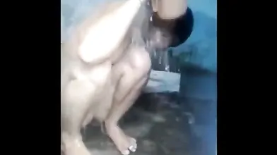 Indian milf bathing and showing her beautiful pussy