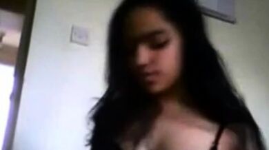 Indian Babe with Cute Lips on Webcam