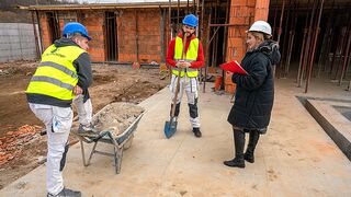Mature Construction worker threesome