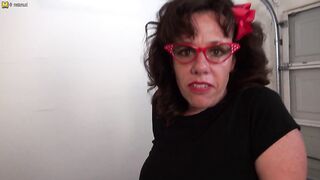 Sexy American housewife gets naked and sticks a toy up her wet pussy