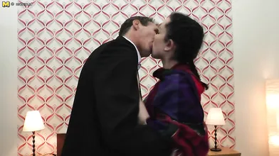 Young girl sucks older guy's dick and gets her pussy thumped