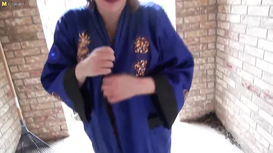 American housewife shows off her big butt and works her wet pussy