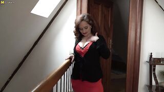 Big breasted MILF playing with herself in the hallway