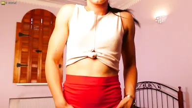 This naughty mom loves playing with her juicy pussy