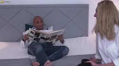 Naughty mature slut goes interracial