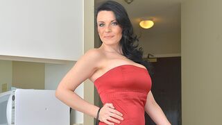Hot Mom playing with her wet pussy