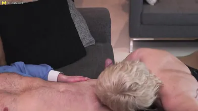 Hairy mature slut sucking and fucking her ass off