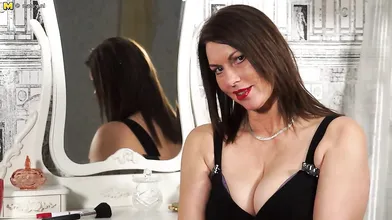 Hot British MILF getting very naughty