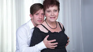 Chubby mature slut fucking and sucking her toyboy