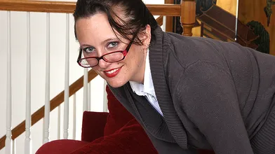 hairy American housewife playing with her bushy pussy