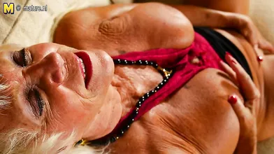 Very horny mature American lady showing us her dirty side