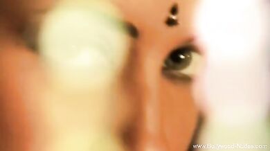 Exotic Indian babe Loving Sensual