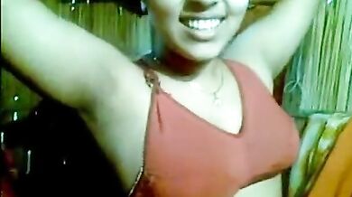 Cute Indian Girl expose her hot boobs