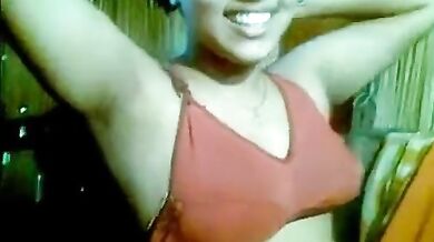 Cute Indian Girl expose her hot boobs