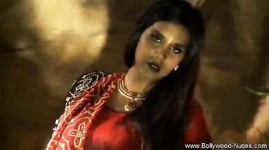 Indian Princess Getting Down Naked And Dance Nakedly