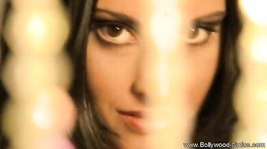 Seducing You With Her Indian Beauty Just To Feel Good