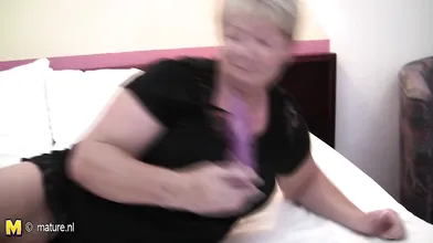Chubby mature slut playing with her toys