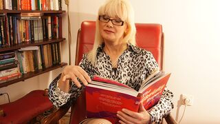 MILF librarian playing with herself