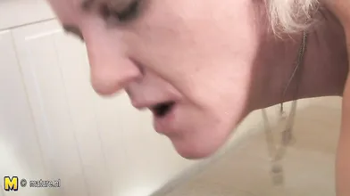 Old and young lesbians play with eachothers pussy