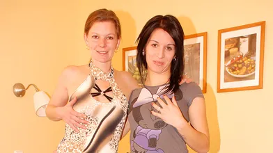Two naughty old and young lesbians get it on