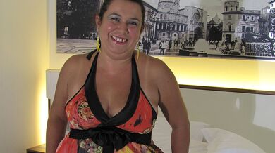 Mature Paola loves playing alone