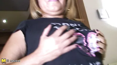 Horny mature slut loves to play with herself