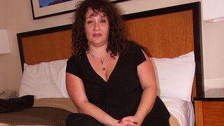 Big Joyce loves sucking cock