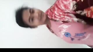 Tamil girl show her boobs