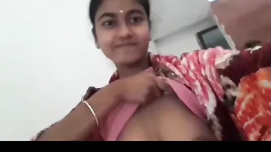 Tamil girl show her boobs
