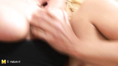 A hot babe and two mature sluts lezzin it up