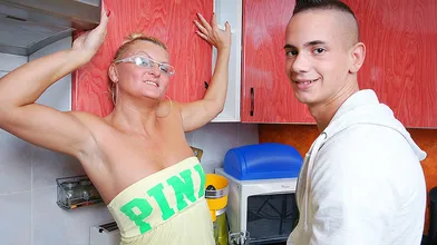 Horny housewife fucking in her kitchen