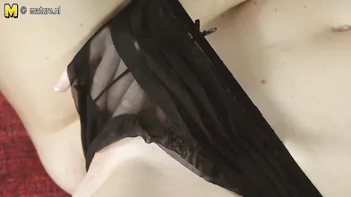 Hot MILF playing with her luscious body