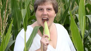 This big mama loves to play in a cornfield