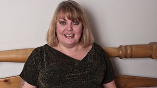 British lady shows her naughty side