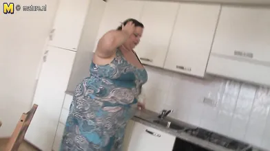 This big lady loves getting horny by herself