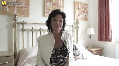 Horny mature slut masturbating