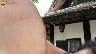 Hot babe doing an old pervert in the open air