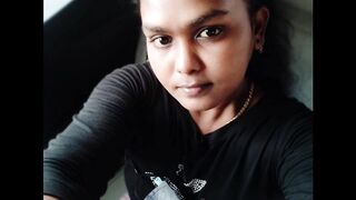 Tamil girl show her ass