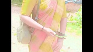 Tamil girl show her ass