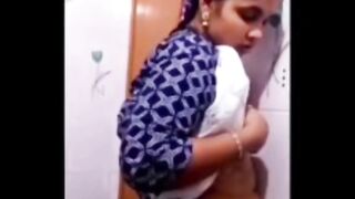 Tamil girl show her ass