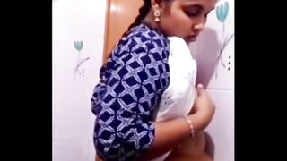 Tamil girl show her ass