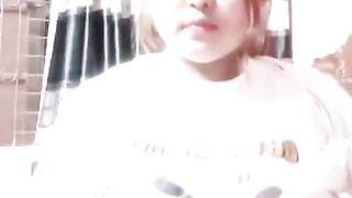 Chubby gf play with boobs
