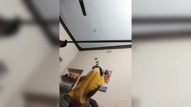 Aunty dress change