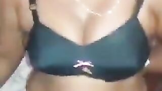 Tamil aunty boobs show