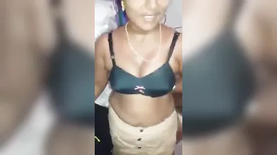 Tamil aunty boobs show