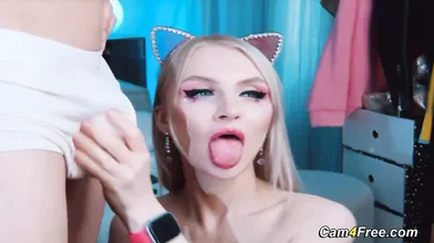 Blonde Babe Goes Down on Lovers Hungry Cock